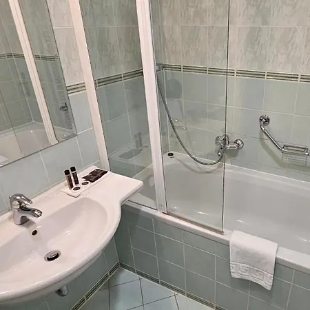 Grand Rogaska Premium فندق 4*