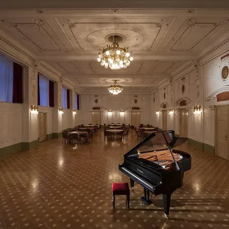 فندق Grand Rogaska Premium 4*