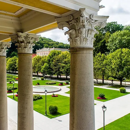 فندق Grand Rogaska Premium 4*